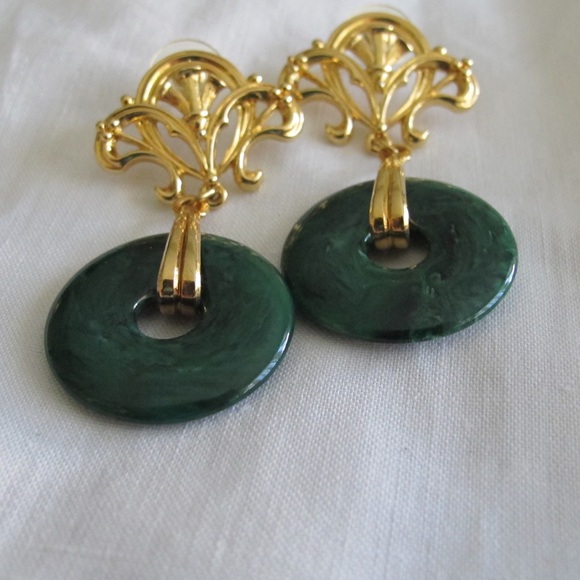 Vintage Jewelry - Vintage Avon green and gold earrings